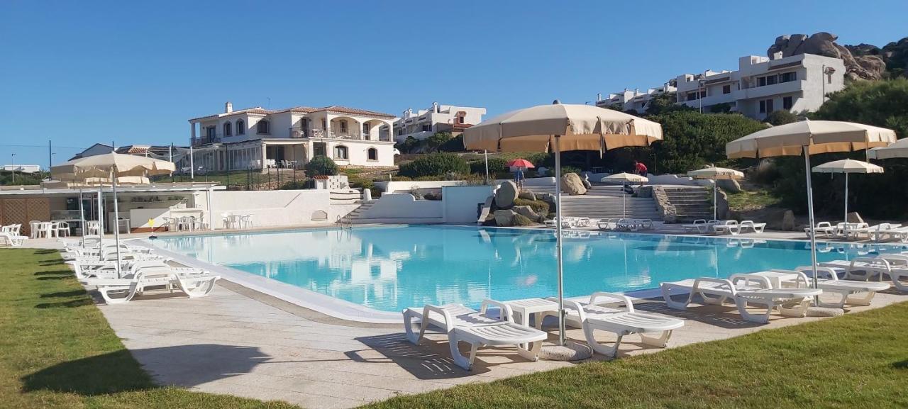 Residence Baia Santa Reparata Санта Тереза Галура Екстериор снимка