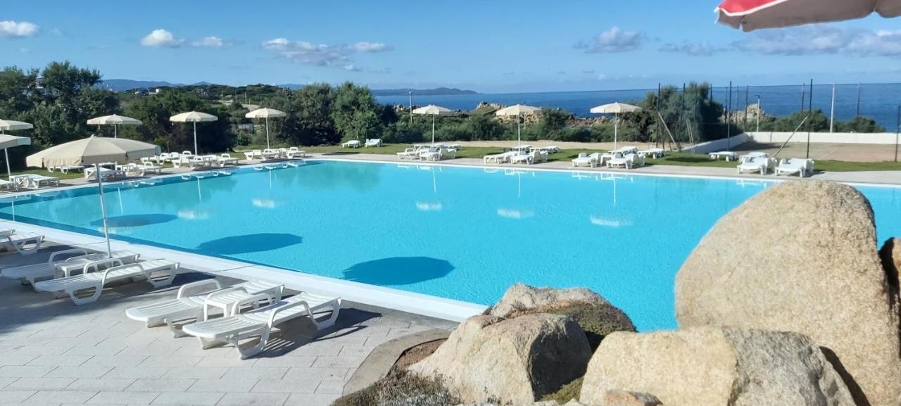 Residence Baia Santa Reparata Санта Тереза Галура Екстериор снимка