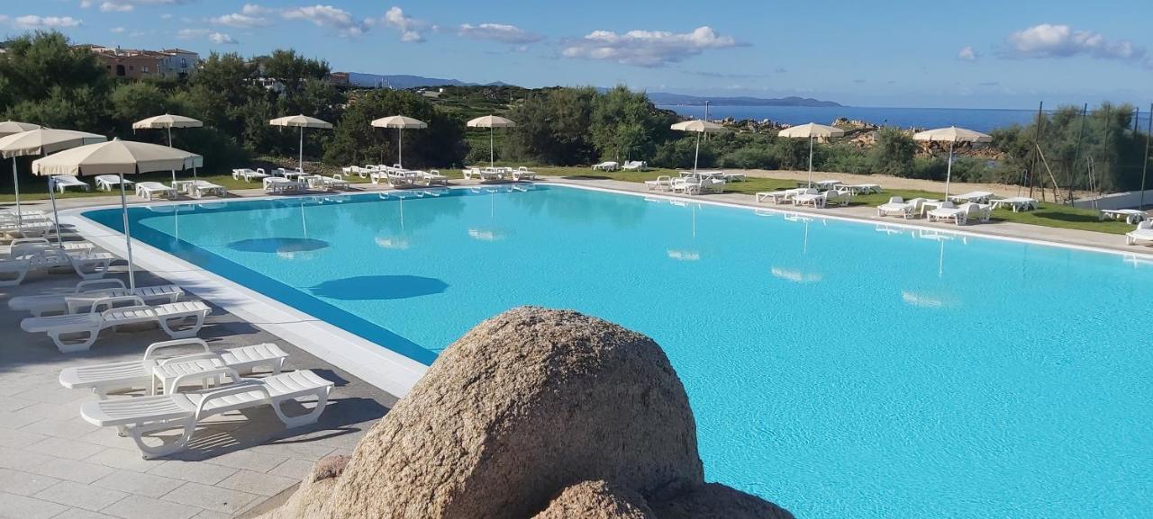 Residence Baia Santa Reparata Санта Тереза Галура Екстериор снимка