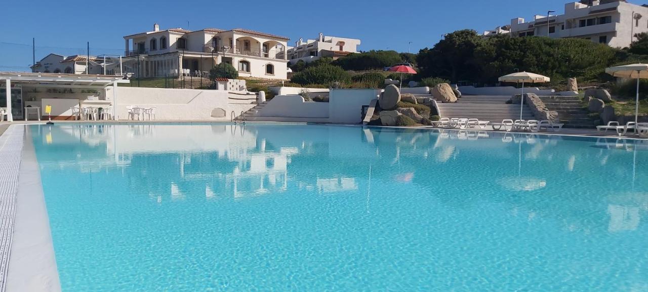 Residence Baia Santa Reparata Санта Тереза Галура Екстериор снимка